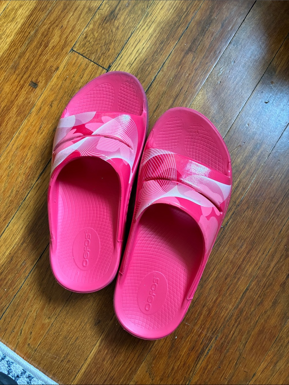 OOFOS Pink Slide Sandals with White Accent